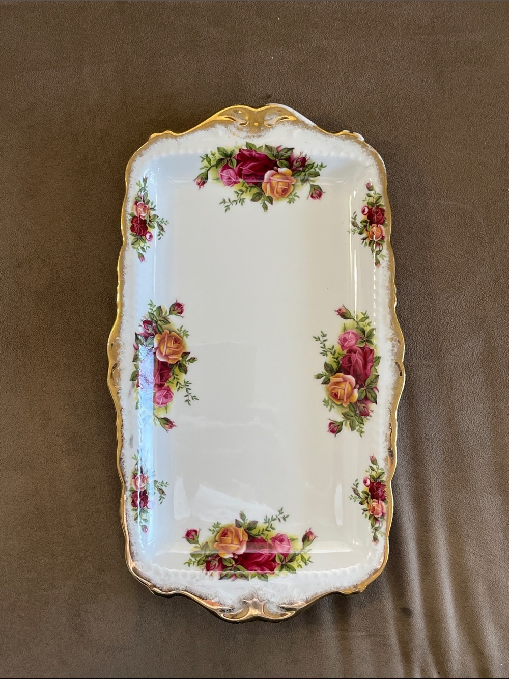 EC Vintage Royal Albert Old Country Roses large sandwich tray with 22k gold trim - Picture 2 of 4